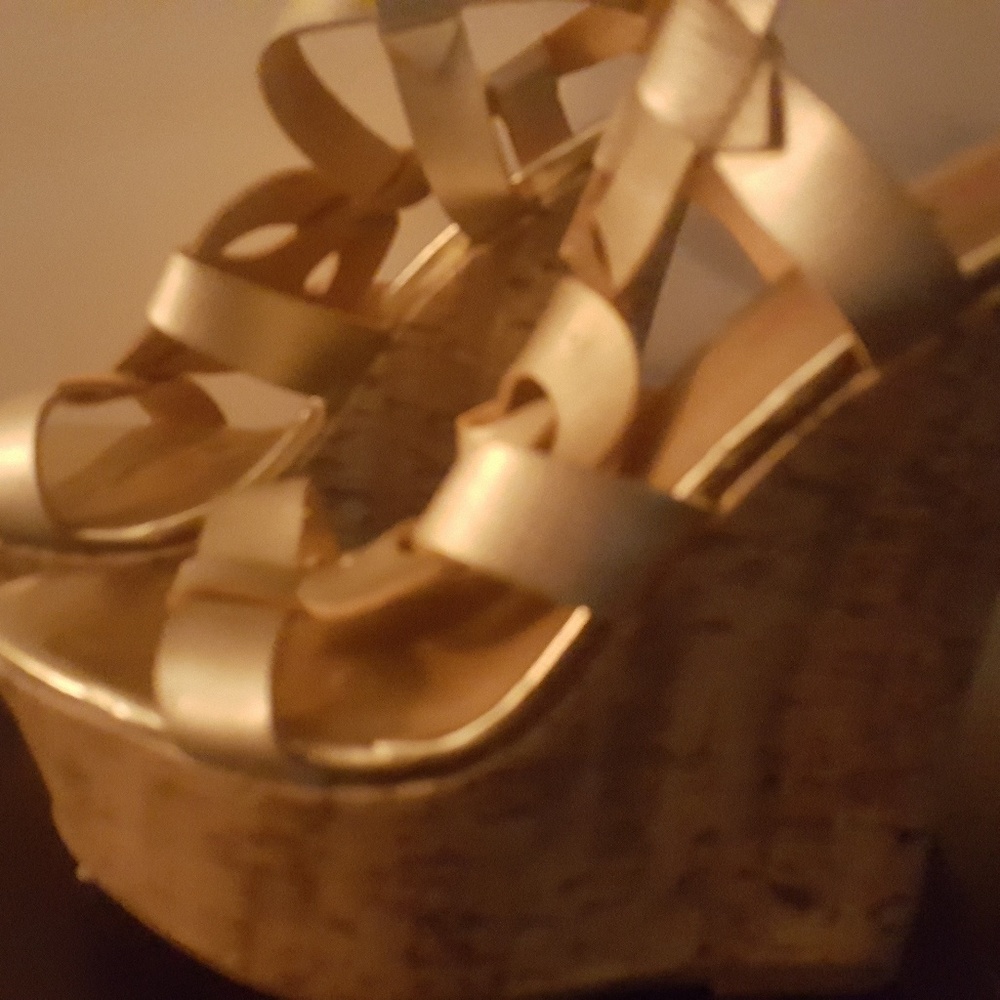 Women's shoes worn once great condition